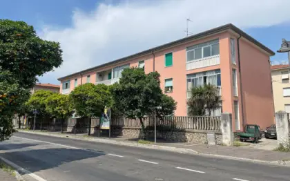 Casa in citta - Appartamento in vendita a Massa Cod 2020