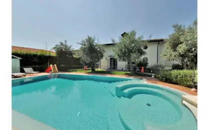 Villa con piscina in vendita nel Comune di Seravezza Cod 1299