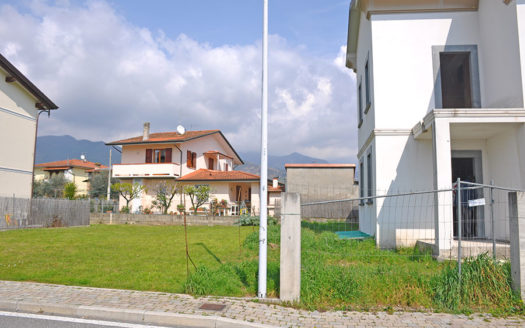 Case in Versilia – Bifamiliare in vendita a Querceta