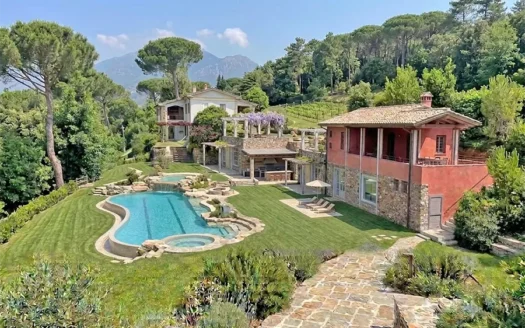 Due nuove ville indipendenti con vista mare