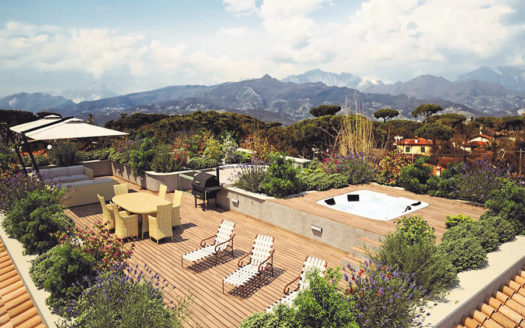 Lussuosa villa con piscina in centro a Forte dei Marmi – VENDUTA