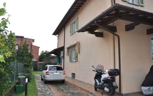 Villa nella campagna di Seravezza