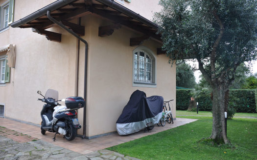 Villa nella campagna di Seravezza