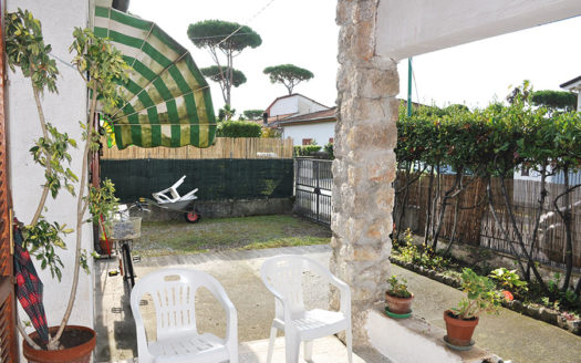 Casa in Versilia – Villetta bifamiliare in vendita a Forte dei Marmi – VENDUTA
