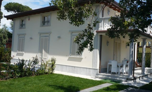 Villa in vendita a Marina di Pietrasanta