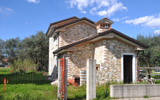 Villa in campagna – Villa in stile rustico nel comune di Seravezza