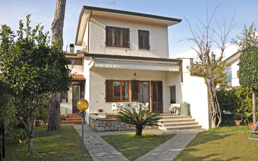 Villa al mare - Villa in vendita a Forte dei Marmi