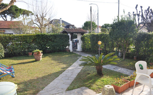 Villa in Versilia – Villa in vendita a Forte dei Marmi – VENDUTA