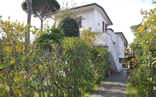 Villa in Versilia – Villa in vendita a Forte dei Marmi – VENDUTA