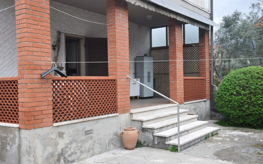 Casa in campagna – Appartamento P.T. in vendita nel Comune di Seravezza