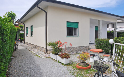 Casa al mare – Villetta in vendita a Marina di Pietrasanta – VENDUTA