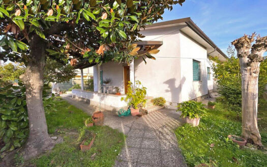 Casa al Mare – Villetta bifamiliare in vendita a Marina di Pietrasanta – VENDUTA