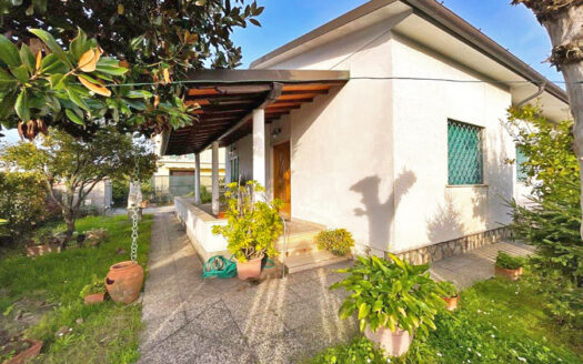 Casa al Mare – Villetta bifamiliare in vendita a Marina di Pietrasanta – VENDUTA