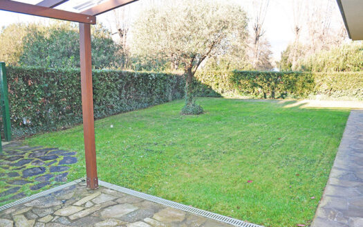 Casa al mare – Appartamento con giardino in vendita a Marina di Pietrasanta -VENDUTO