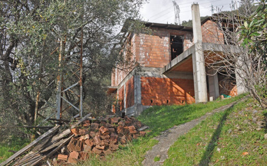 Casa in Collina – Villa vista mare in vendita sulla collina di Pietrasanta
