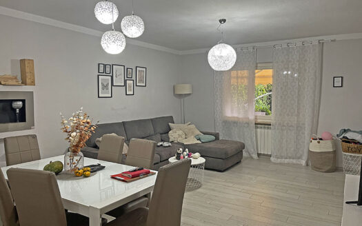 Casa al mare – Villetta a schiera in vendita nel Comune di Seravezza a due chilometri dal mare