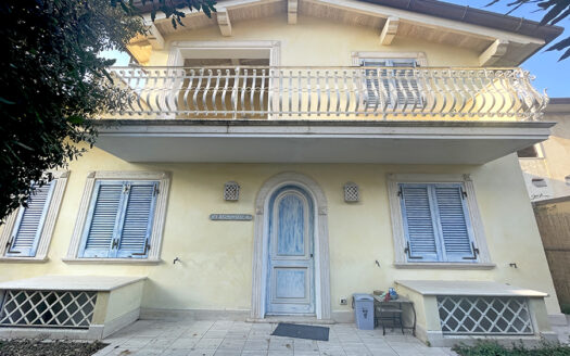 casa al mare - Villa in vendita a Marina di Pietrasanta cod 2052
