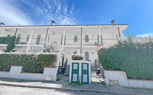 Casa a Pietrasanta – Villetta a schiera in vendita nella primissima periferia di Pietrasanta