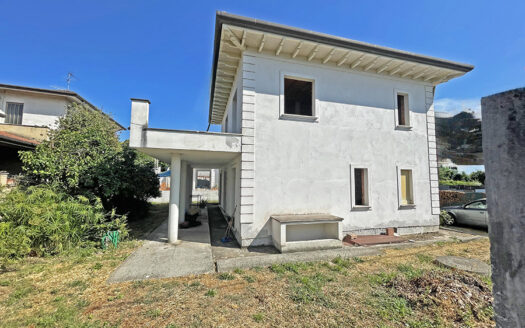 Casa a Pietrasanta – Villa al grezzo delle rifiniture in vendita nel Comune di Pietrasanta
