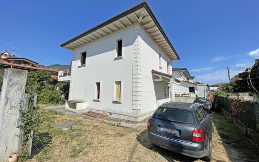 Casa a Pietrasanta – Villa al grezzo delle rifiniture in vendita nel Comune di Pietrasanta