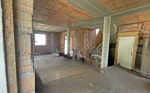 Casa a Pietrasanta – Villa al grezzo delle rifiniture in vendita nel Comune di Pietrasanta