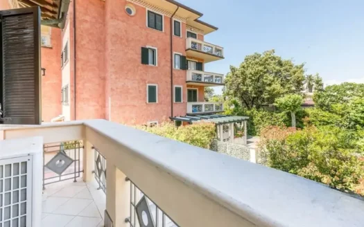 Casa a Marina di Pietrasanta – Villetta bifamiliare in vendita a Marina di Pietrasanta