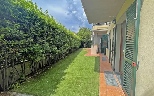 Casa a Querceta – Appartamento con giardino in vendita nel Comune di Seravezza