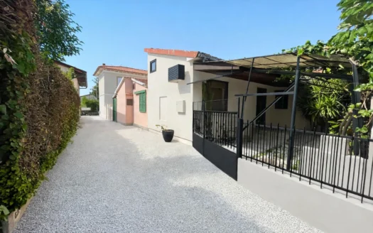 Casa al Mare – Terratetto sul solo piano terra in vendita a Marina di Pietrasanta