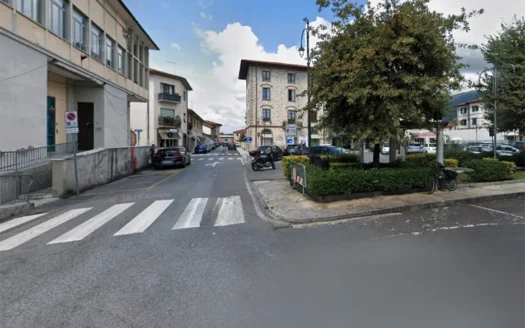 Casa in Versilia – Fondo commerciale trasformabile in abitazione nel Comune di Seravezza